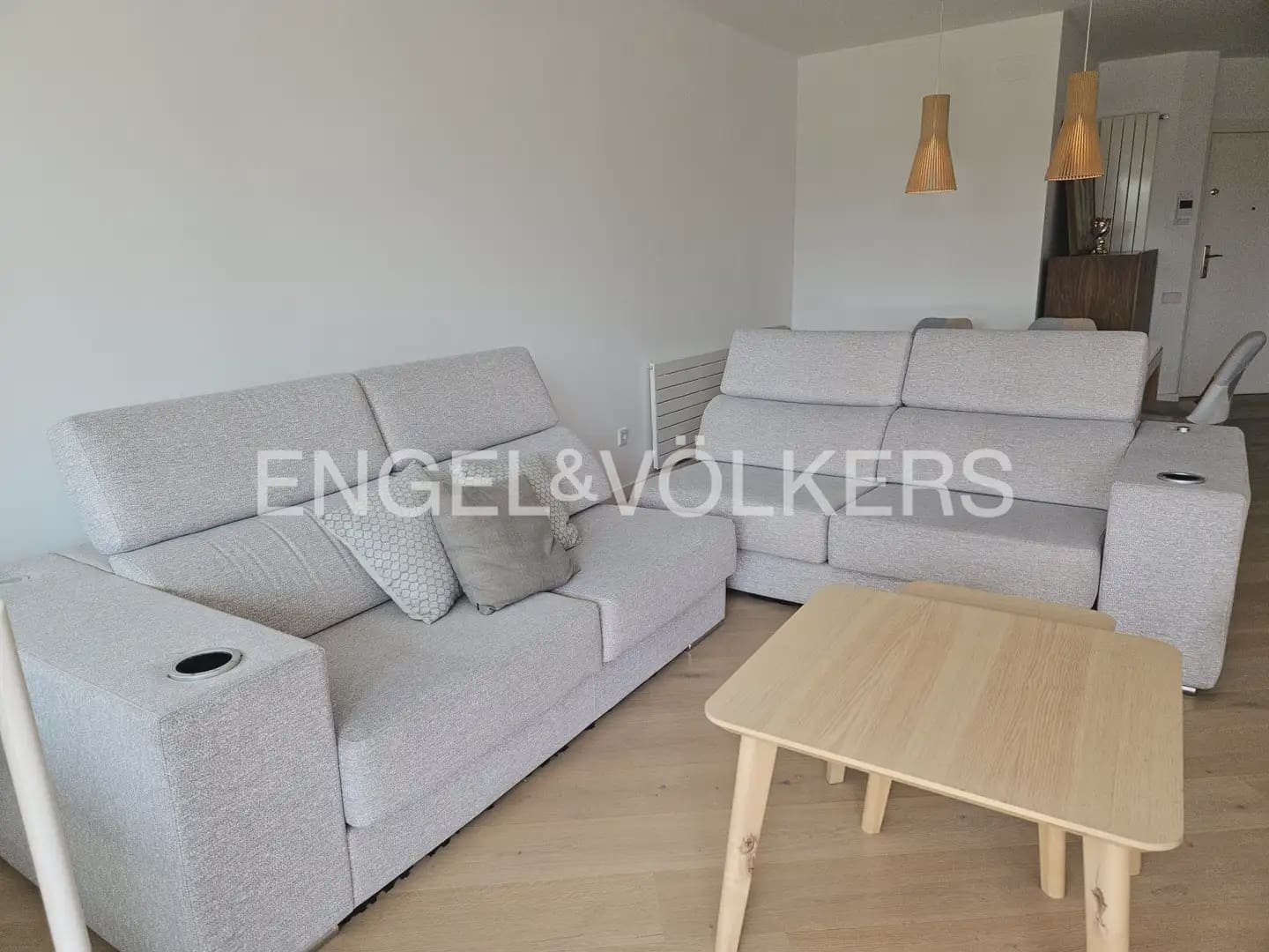 4 makuuhuone Asunto vuokrattavana paikassa Valencia kaupunki - 4 500 € (Ref: 9897913)