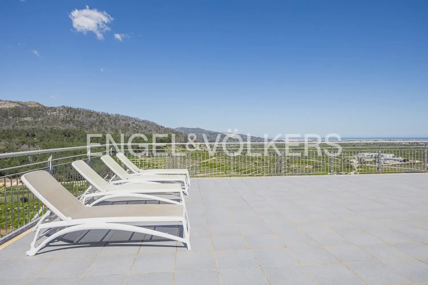 3 bedroom Flat for sale in Ador with pool garage - € 284,900 (Ref: 9897919)