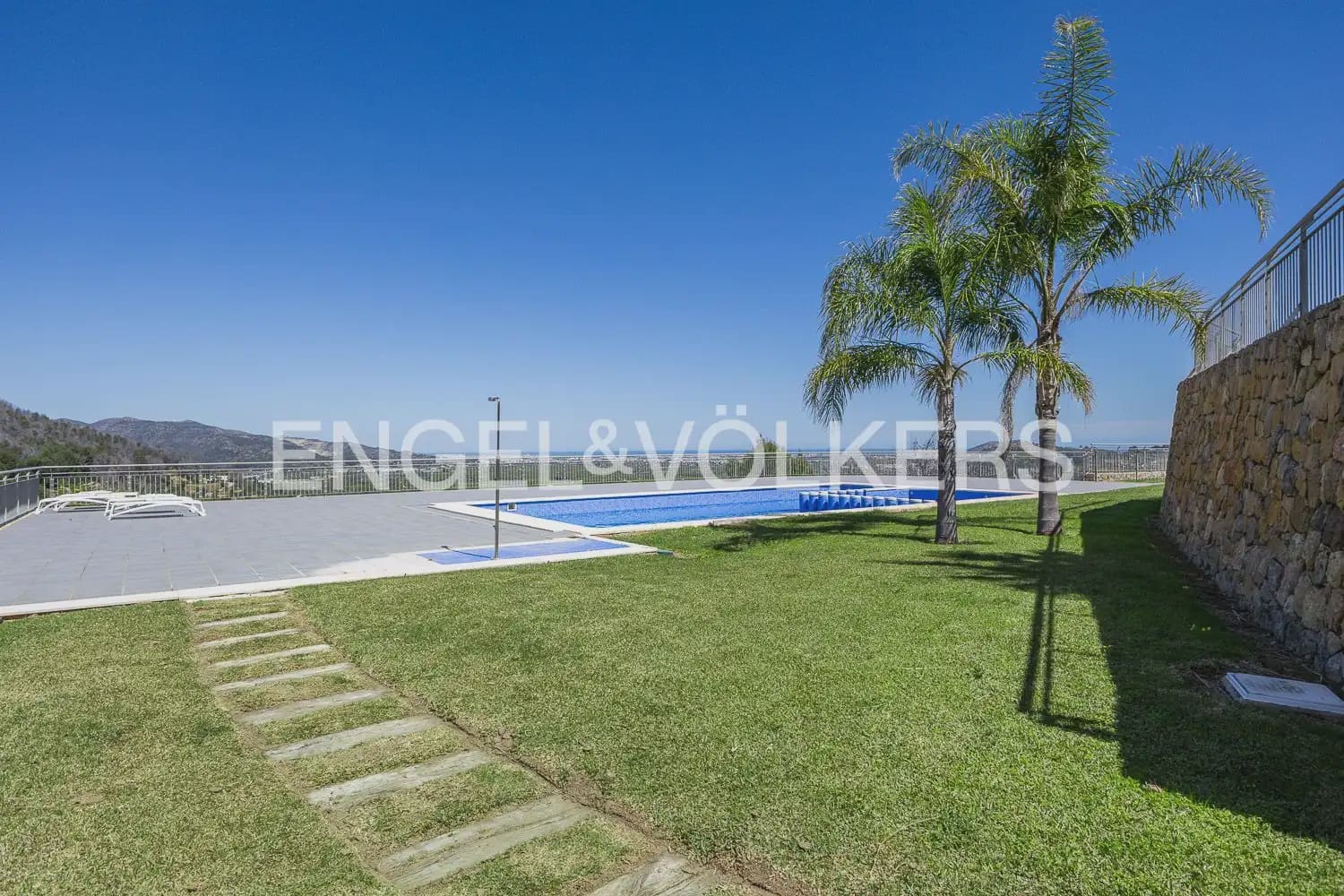 3 bedroom Flat for sale in Ador with pool garage - € 284,900 (Ref: 9897919)