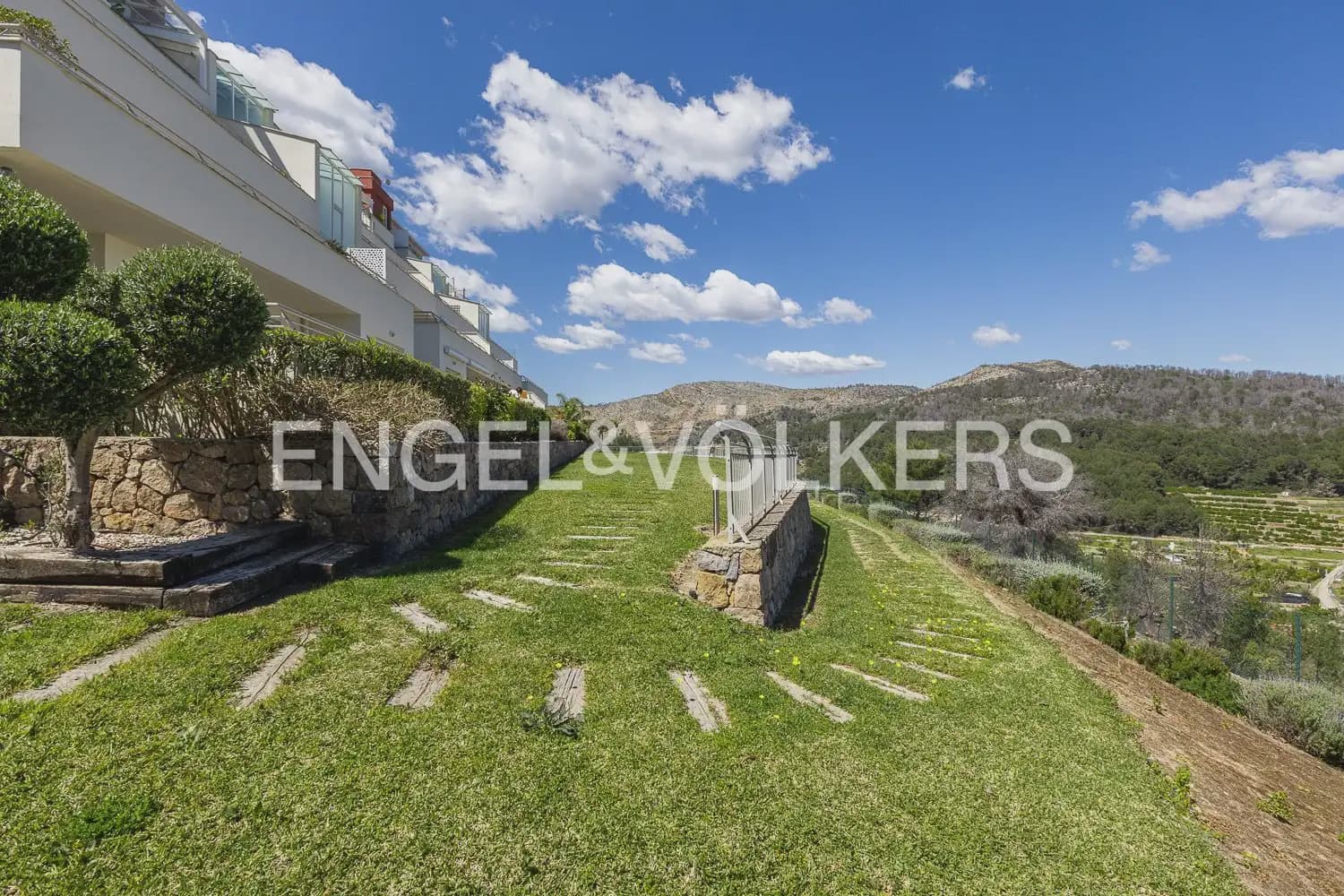 3 bedroom Flat for sale in Ador with pool garage - € 284,900 (Ref: 9897919)