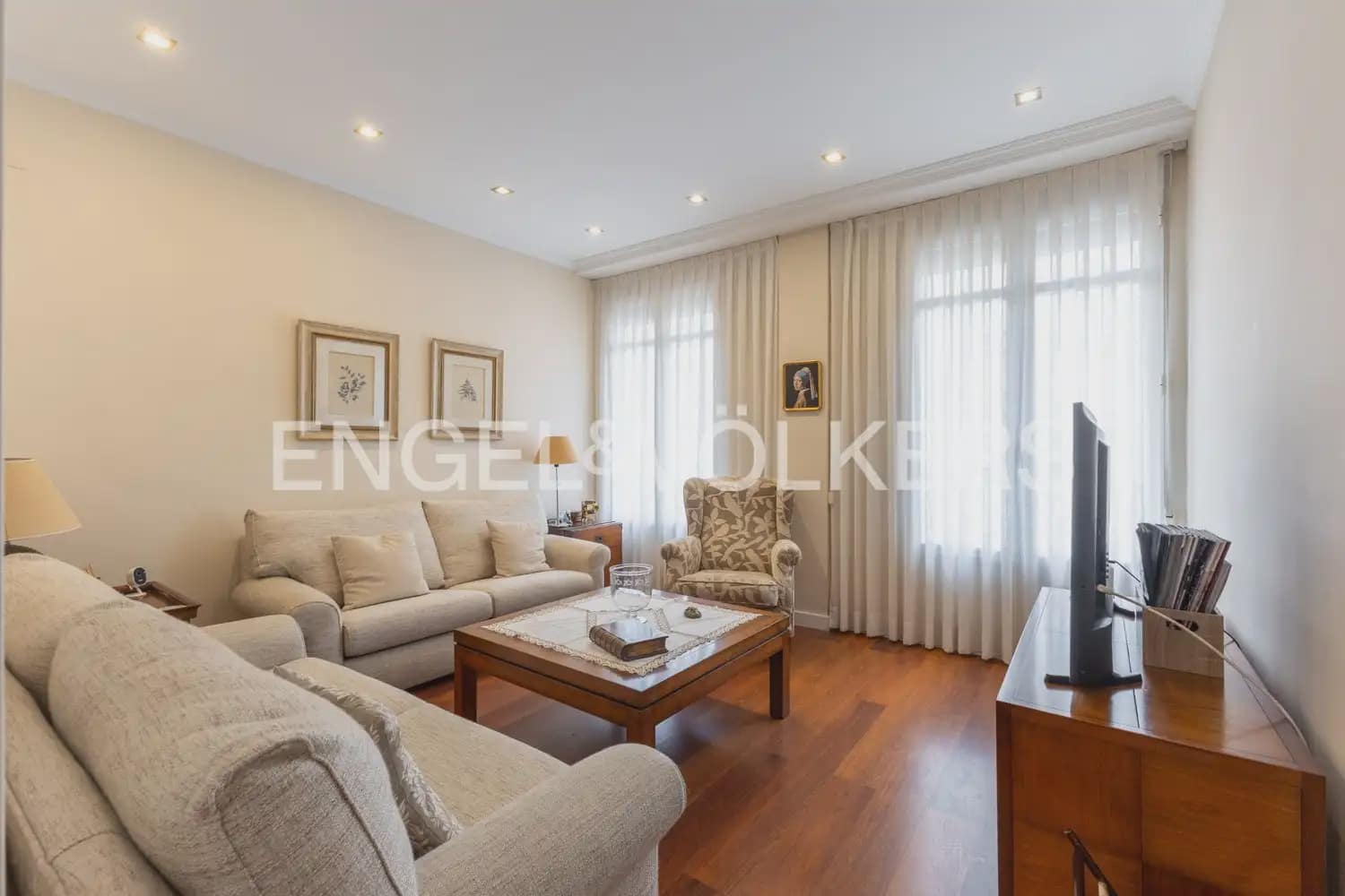 4 slaapkamer Flat te koop in Valencia stad - € 850.000 (Ref: 9897920)