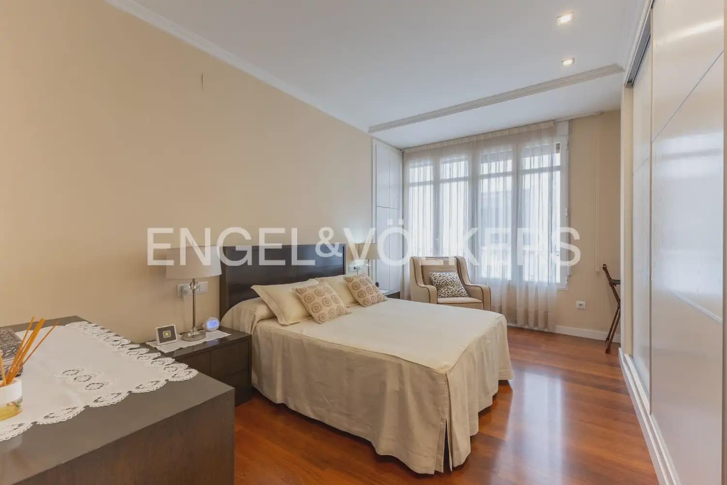 4 slaapkamer Flat te koop in Valencia stad - € 850.000 (Ref: 9897920)