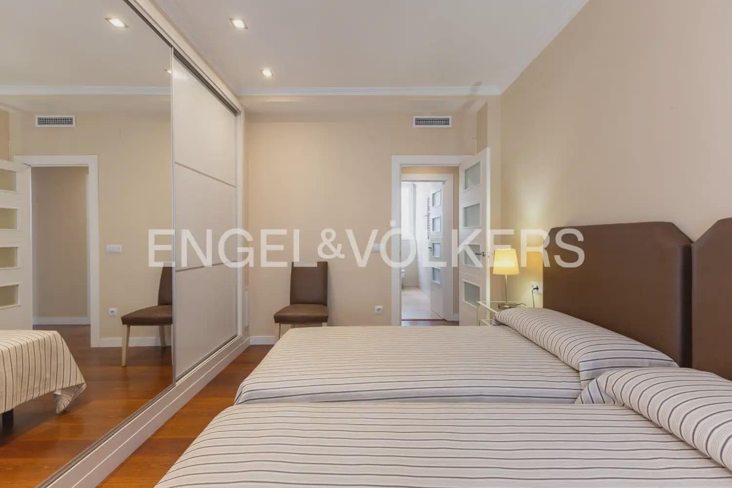 4 slaapkamer Flat te koop in Valencia stad - € 850.000 (Ref: 9897920)