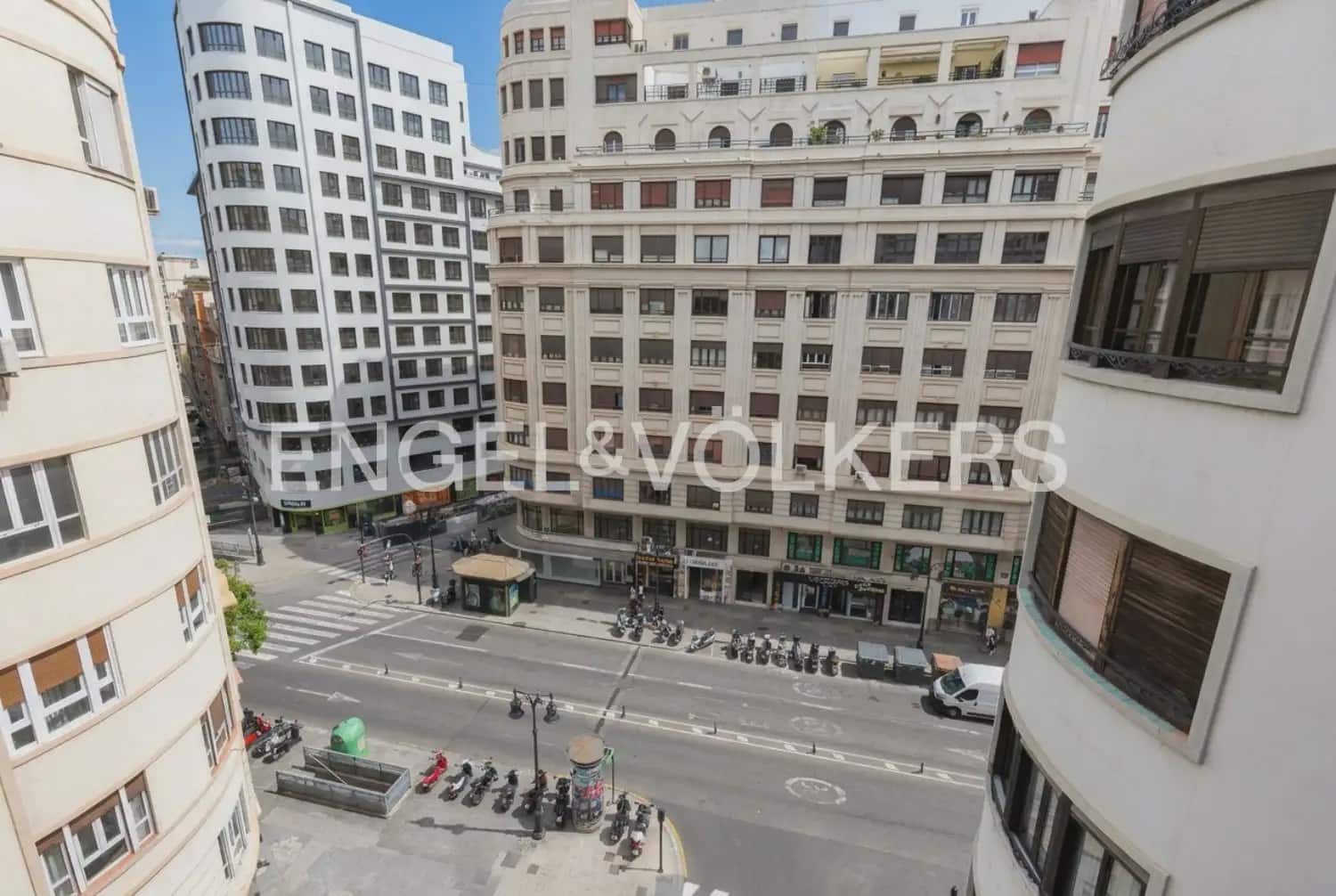 4 slaapkamer Flat te koop in Valencia stad - € 850.000 (Ref: 9897920)