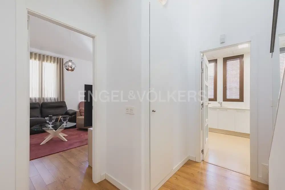 3 sovrum Lägenhet att hyra i Valencia stad med garage - 2 650 € (Ref: 9897921)