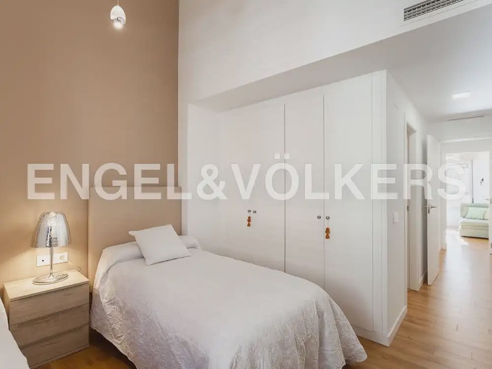 3 sovrum Lägenhet att hyra i Valencia stad med garage - 2 650 € (Ref: 9897921)