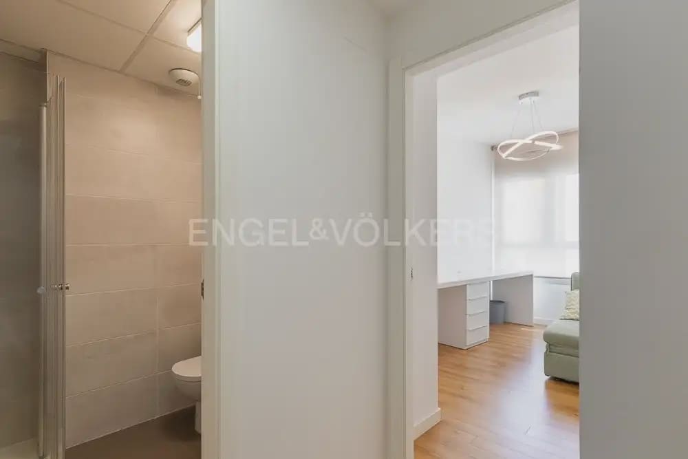 3 sovrum Lägenhet att hyra i Valencia stad med garage - 2 650 € (Ref: 9897921)