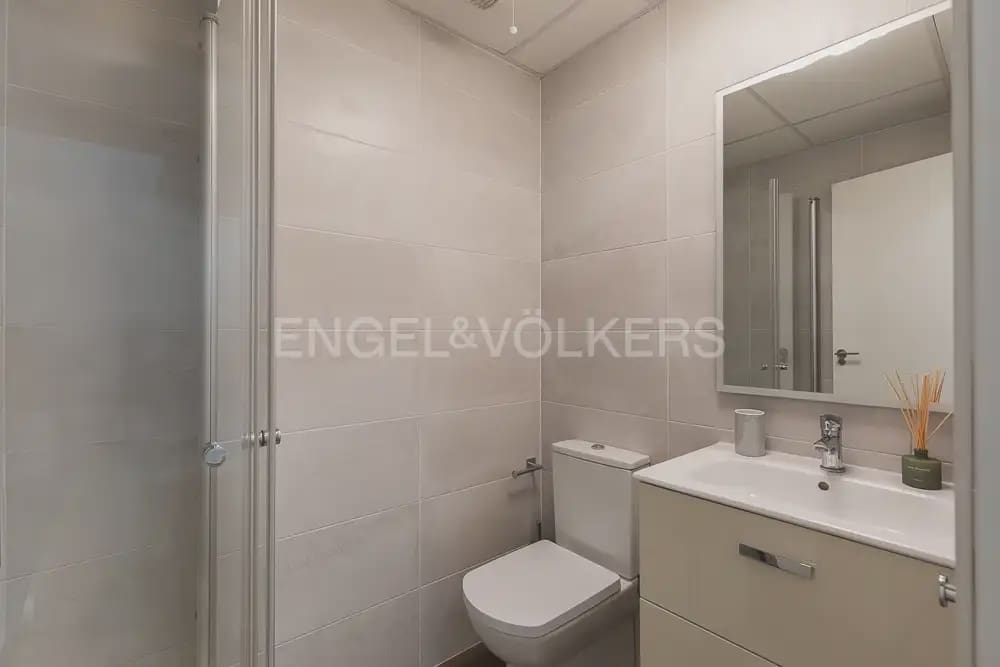 3 sovrum Lägenhet att hyra i Valencia stad med garage - 2 650 € (Ref: 9897921)