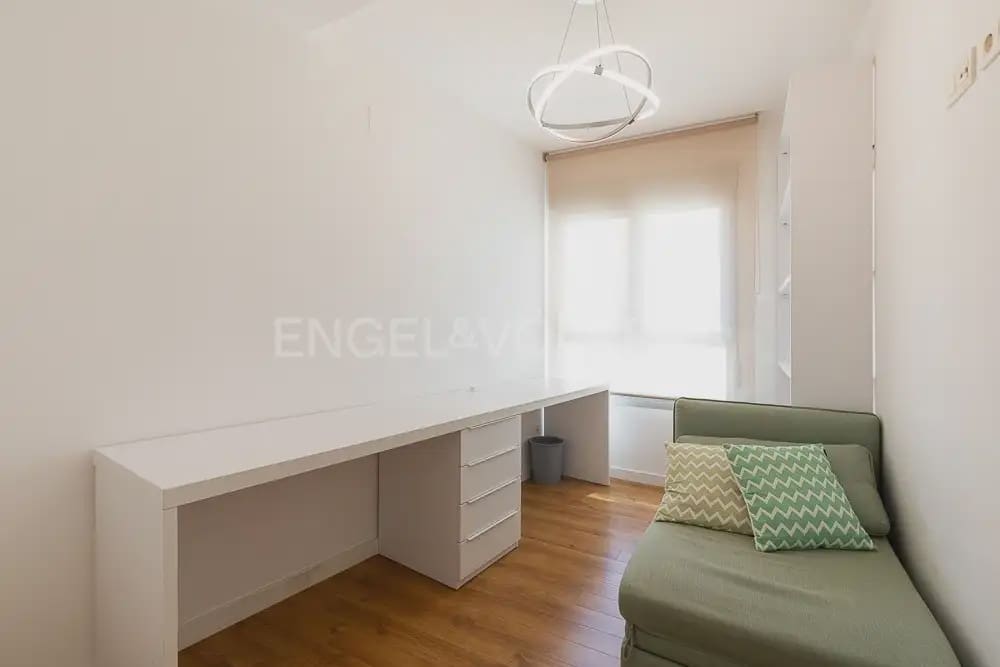 3 sovrum Lägenhet att hyra i Valencia stad med garage - 2 650 € (Ref: 9897921)