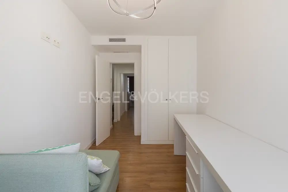 3 sovrum Lägenhet att hyra i Valencia stad med garage - 2 650 € (Ref: 9897921)