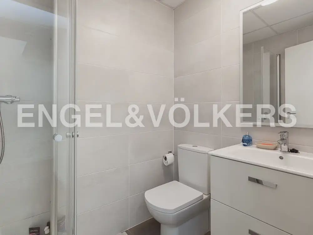 3 sovrum Lägenhet att hyra i Valencia stad med garage - 2 650 € (Ref: 9897921)