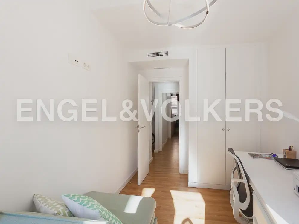 3 sovrum Lägenhet att hyra i Valencia stad med garage - 2 650 € (Ref: 9897921)