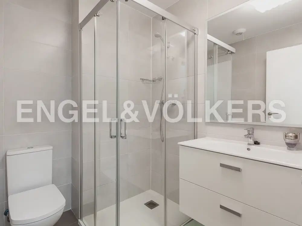 3 sovrum Lägenhet att hyra i Valencia stad med garage - 2 650 € (Ref: 9897921)