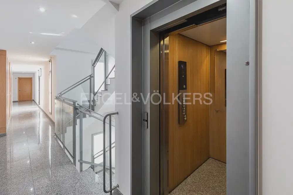 3 sovrum Lägenhet att hyra i Valencia stad med garage - 2 650 € (Ref: 9897921)