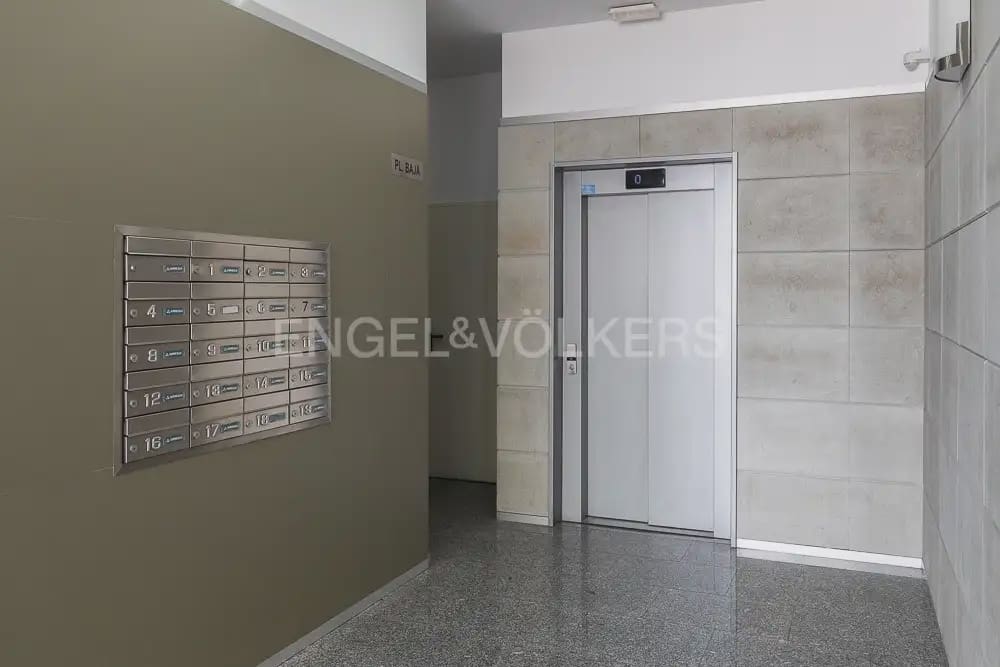 3 sovrum Lägenhet att hyra i Valencia stad med garage - 2 650 € (Ref: 9897921)