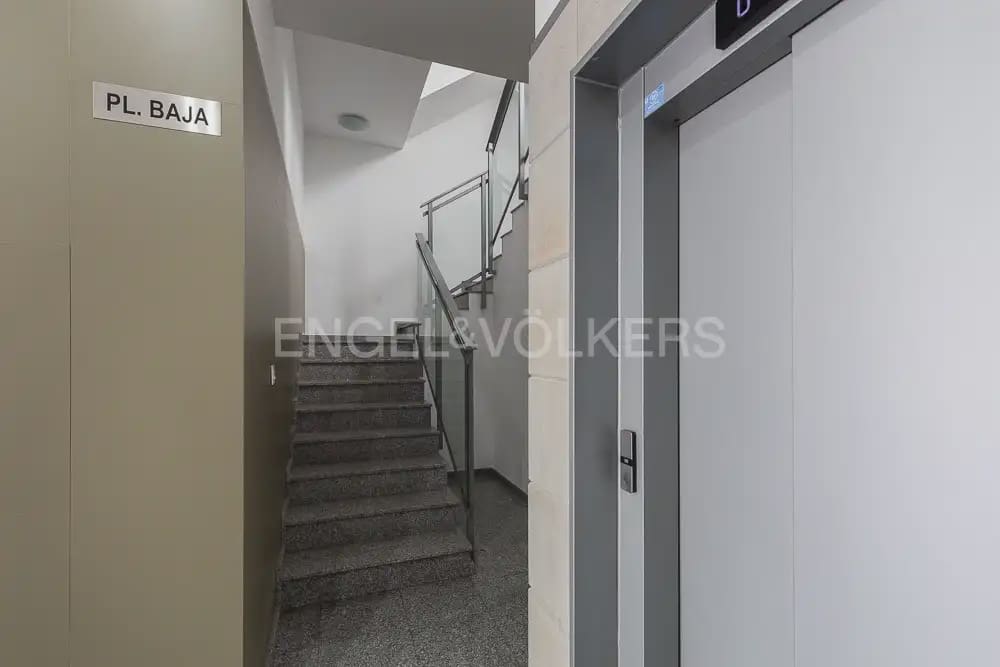 3 sovrum Lägenhet att hyra i Valencia stad med garage - 2 650 € (Ref: 9897921)