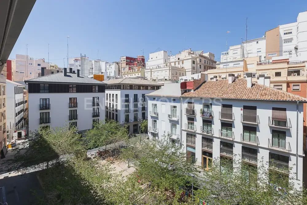3 sovrum Lägenhet att hyra i Valencia stad med garage - 2 650 € (Ref: 9897921)