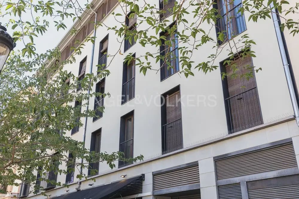 3 sovrum Lägenhet att hyra i Valencia stad med garage - 2 650 € (Ref: 9897921)