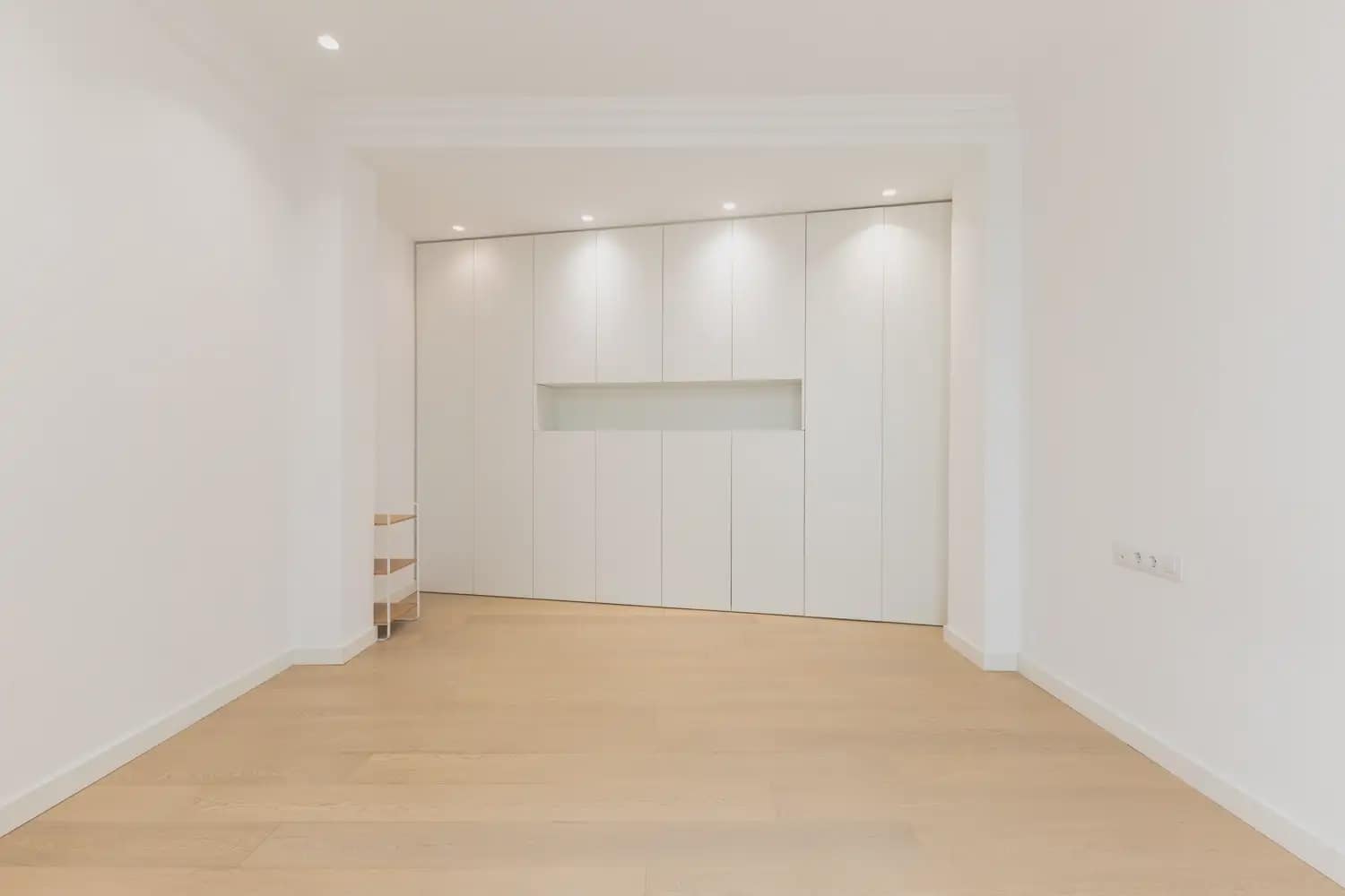 3 sovrum Lägenhet att hyra i Valencia stad - 2 600 € (Ref: 9897923)