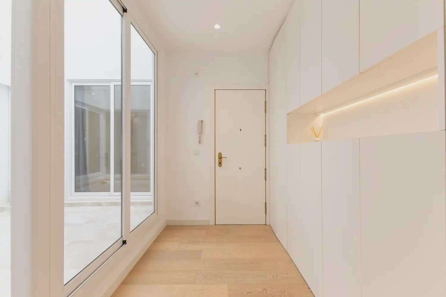 3 sovrum Lägenhet att hyra i Valencia stad - 2 600 € (Ref: 9897923)