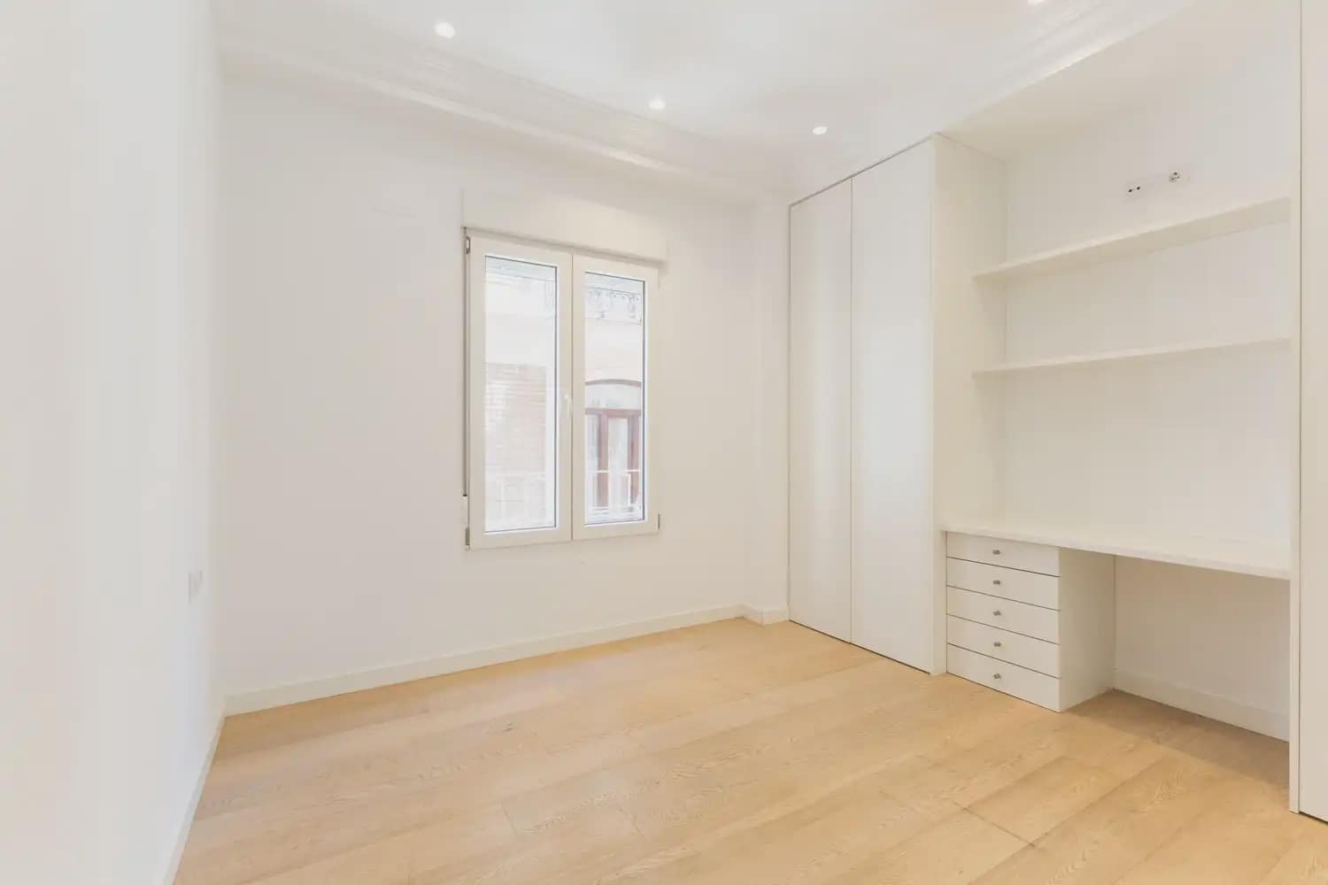 3 sovrum Lägenhet att hyra i Valencia stad - 2 600 € (Ref: 9897923)