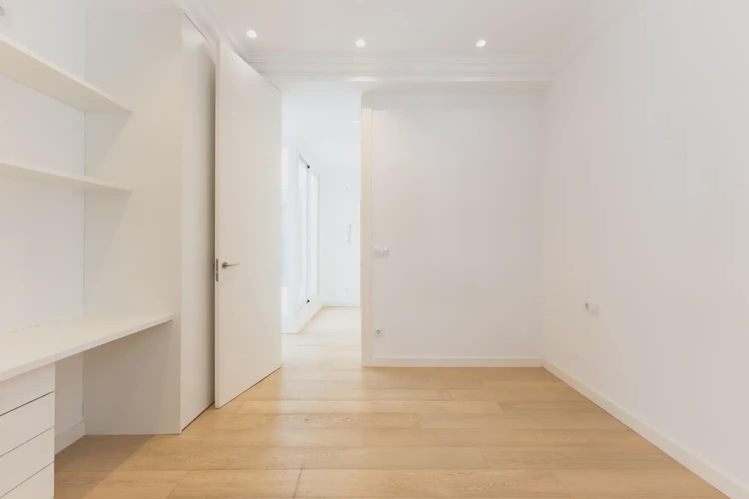 3 sovrum Lägenhet att hyra i Valencia stad - 2 600 € (Ref: 9897923)