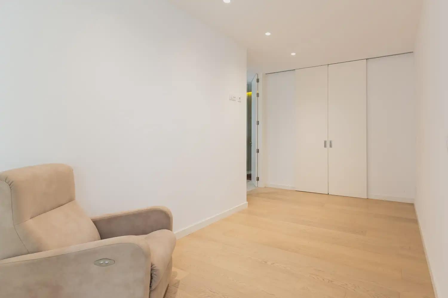 3 sovrum Lägenhet att hyra i Valencia stad - 2 600 € (Ref: 9897923)