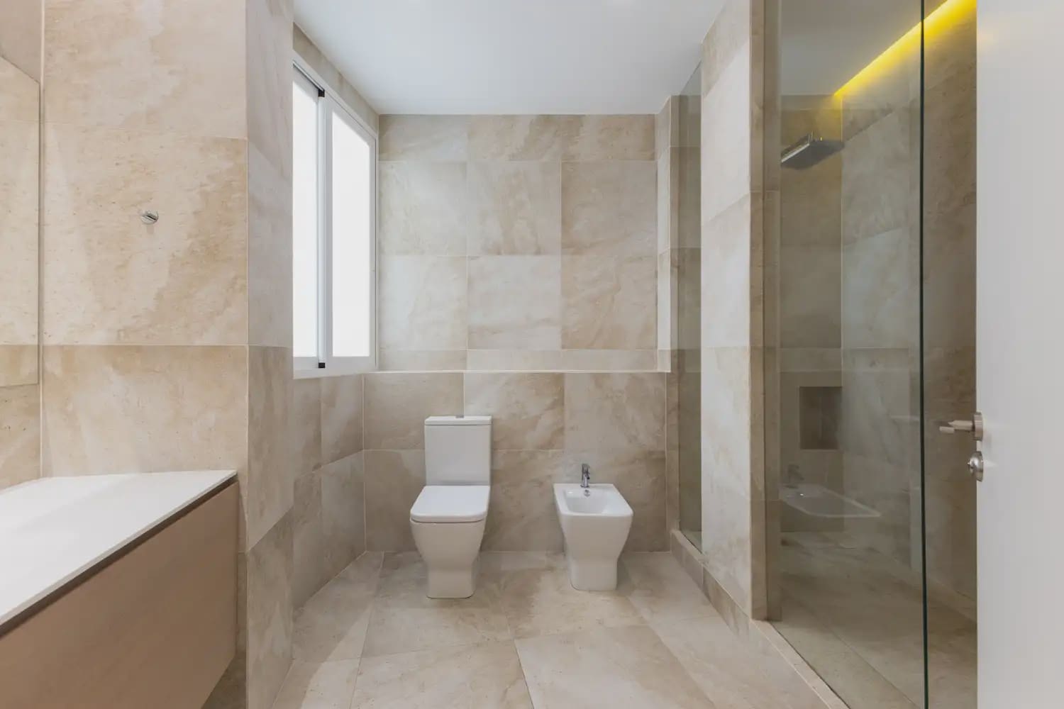 3 sovrum Lägenhet att hyra i Valencia stad - 2 600 € (Ref: 9897923)