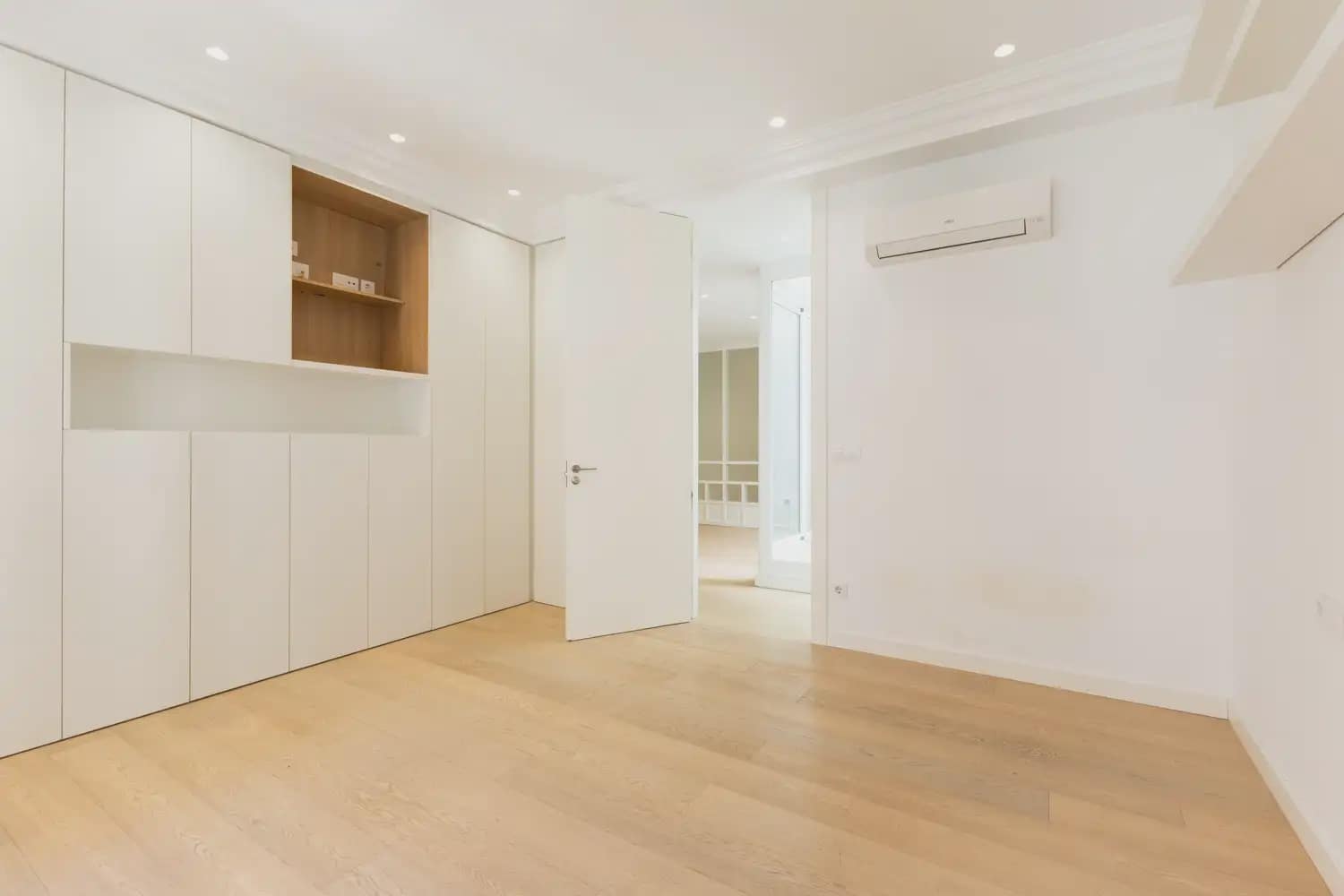 3 sovrum Lägenhet att hyra i Valencia stad - 2 600 € (Ref: 9897923)