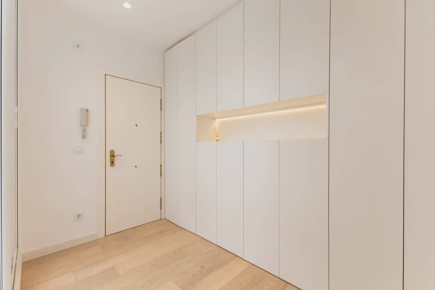 3 sovrum Lägenhet att hyra i Valencia stad - 2 600 € (Ref: 9897923)