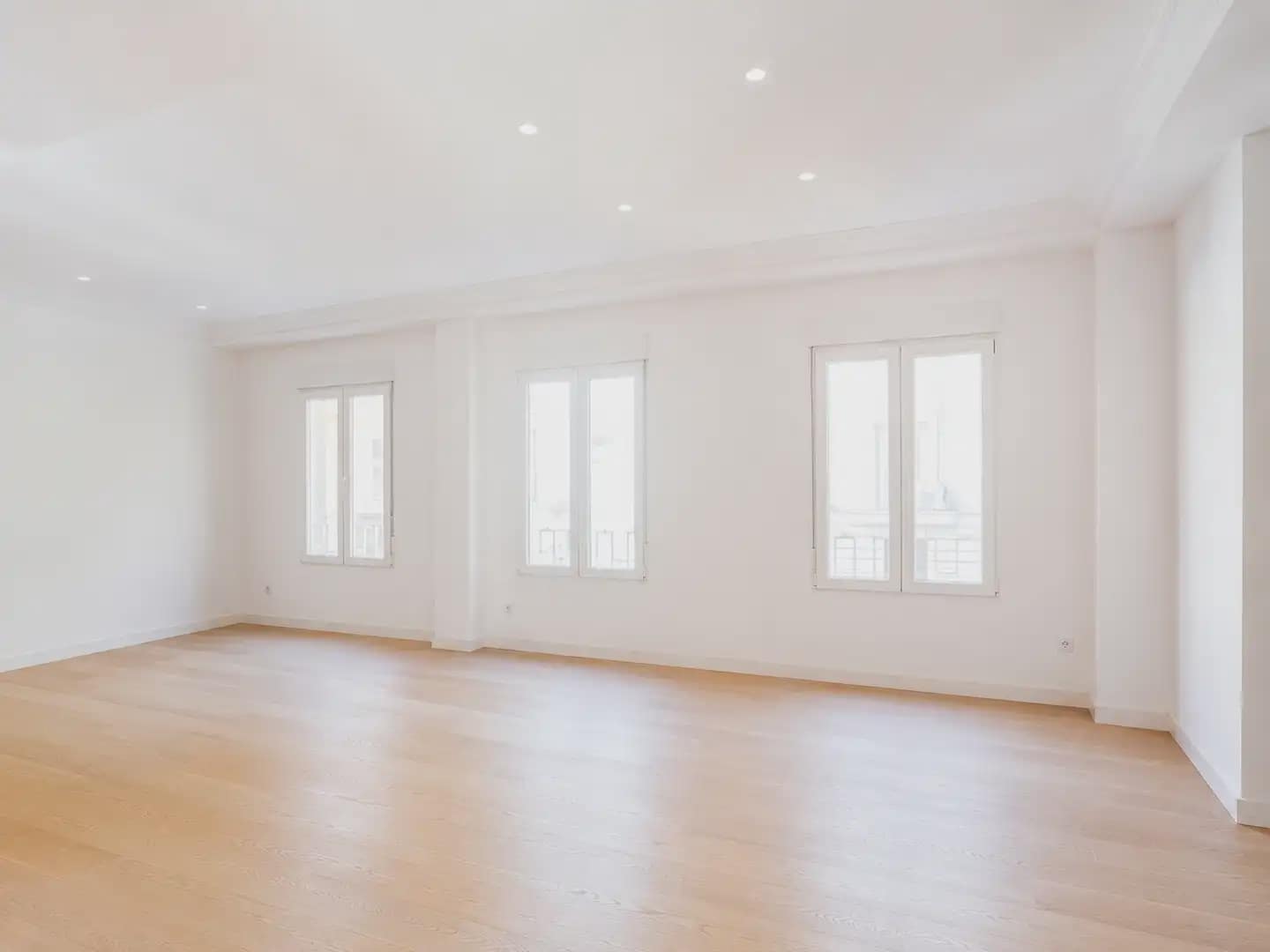 3 sovrum Lägenhet att hyra i Valencia stad - 2 600 € (Ref: 9897923)