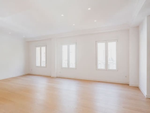 3 Zimmer Wohnung zu vermieten in Sant Francesc, València Stadt - 2.600 € (Ref: 9897923)