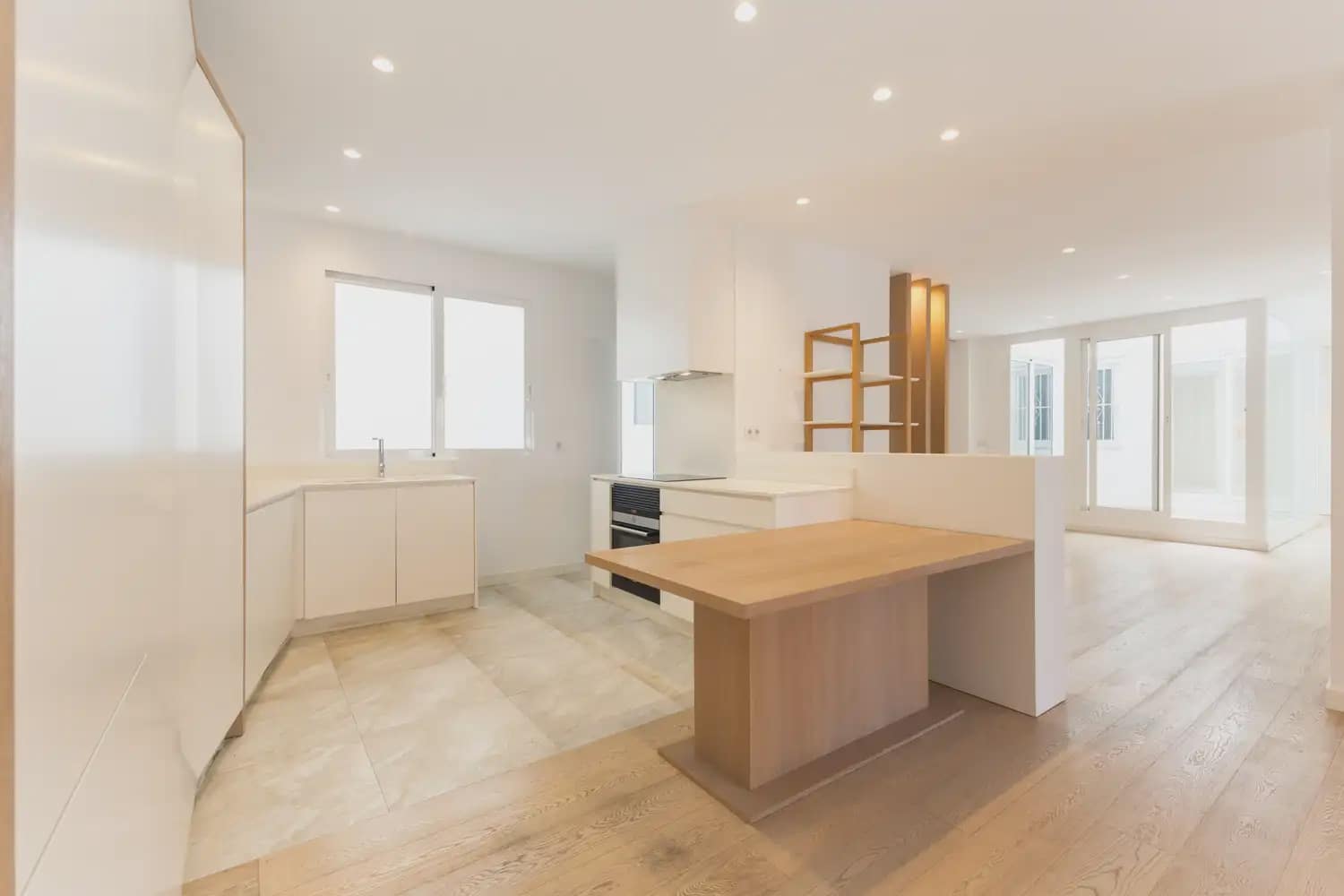 3 sovrum Lägenhet att hyra i Valencia stad - 2 600 € (Ref: 9897923)