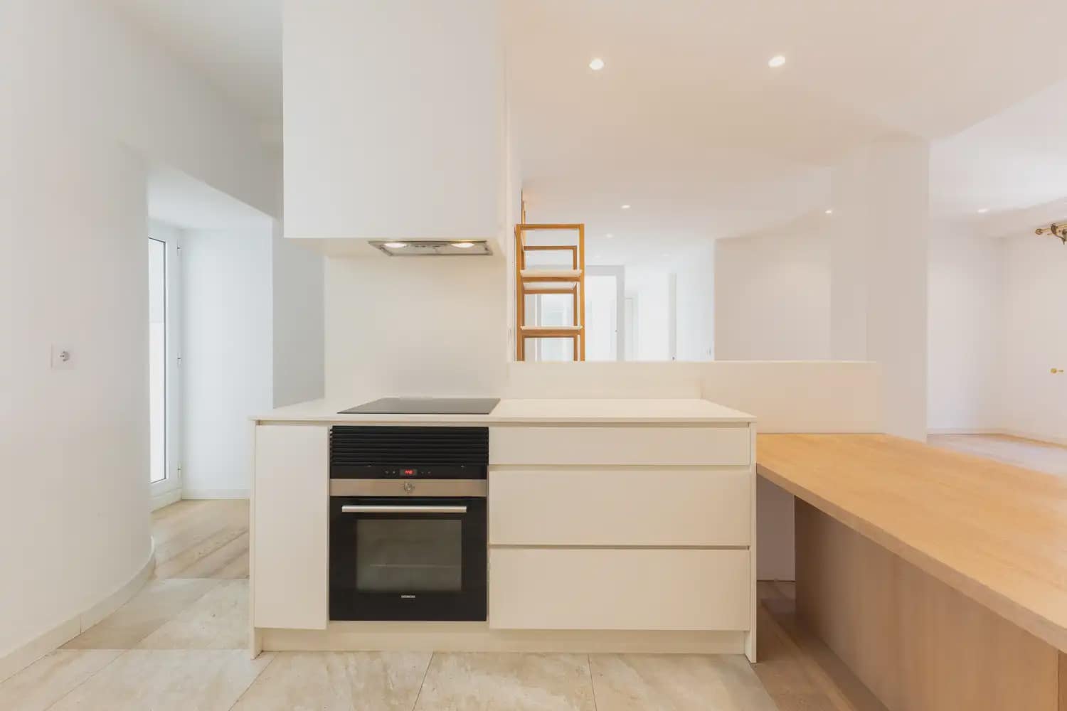 3 sovrum Lägenhet att hyra i Valencia stad - 2 600 € (Ref: 9897923)
