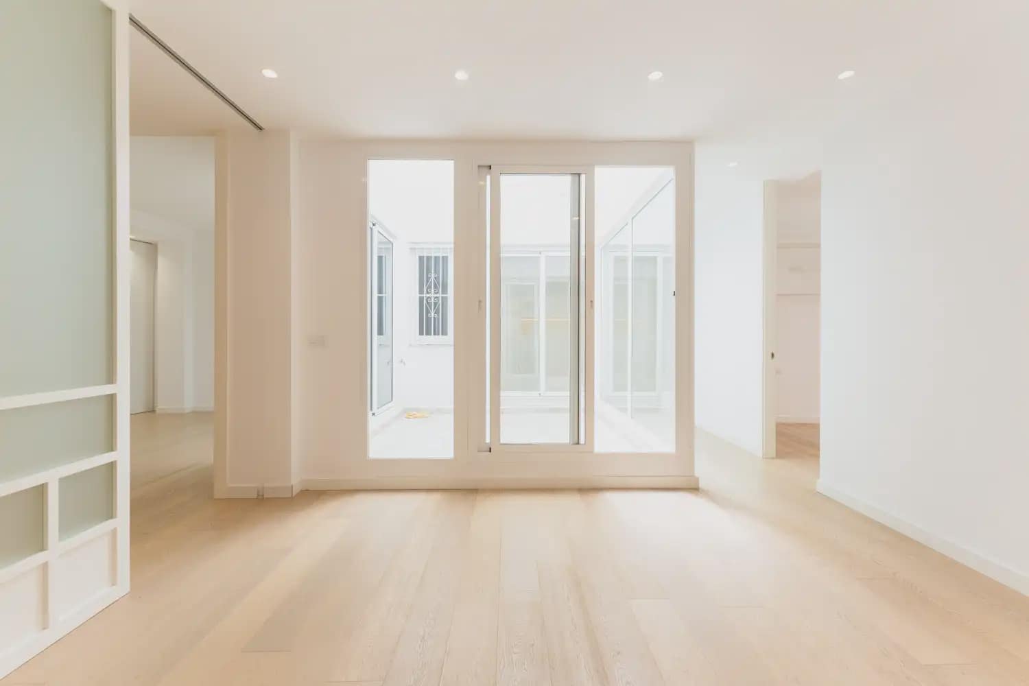 3 sovrum Lägenhet att hyra i Valencia stad - 2 600 € (Ref: 9897923)