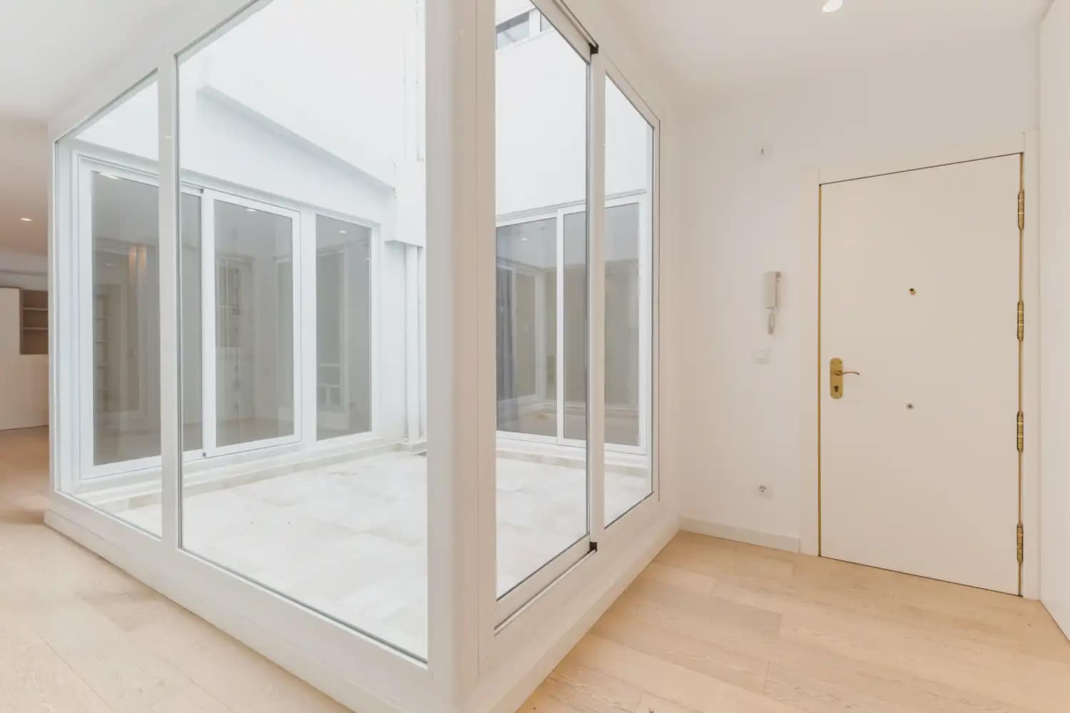 3 sovrum Lägenhet att hyra i Valencia stad - 2 600 € (Ref: 9897923)