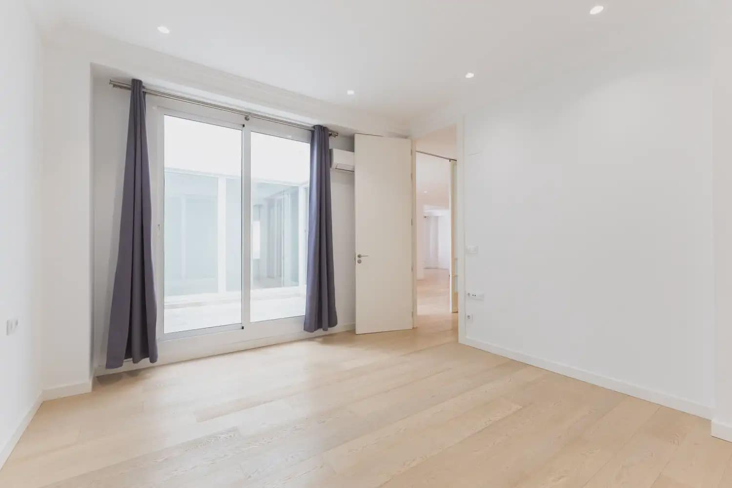 3 sovrum Lägenhet att hyra i Valencia stad - 2 600 € (Ref: 9897923)
