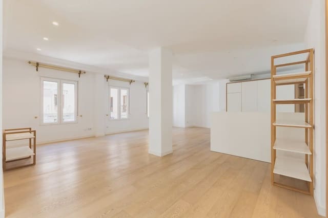 3 Zimmer Wohnung zu vermieten in Sant Francesc, València Stadt - 2.600 € (Ref: 9897923)