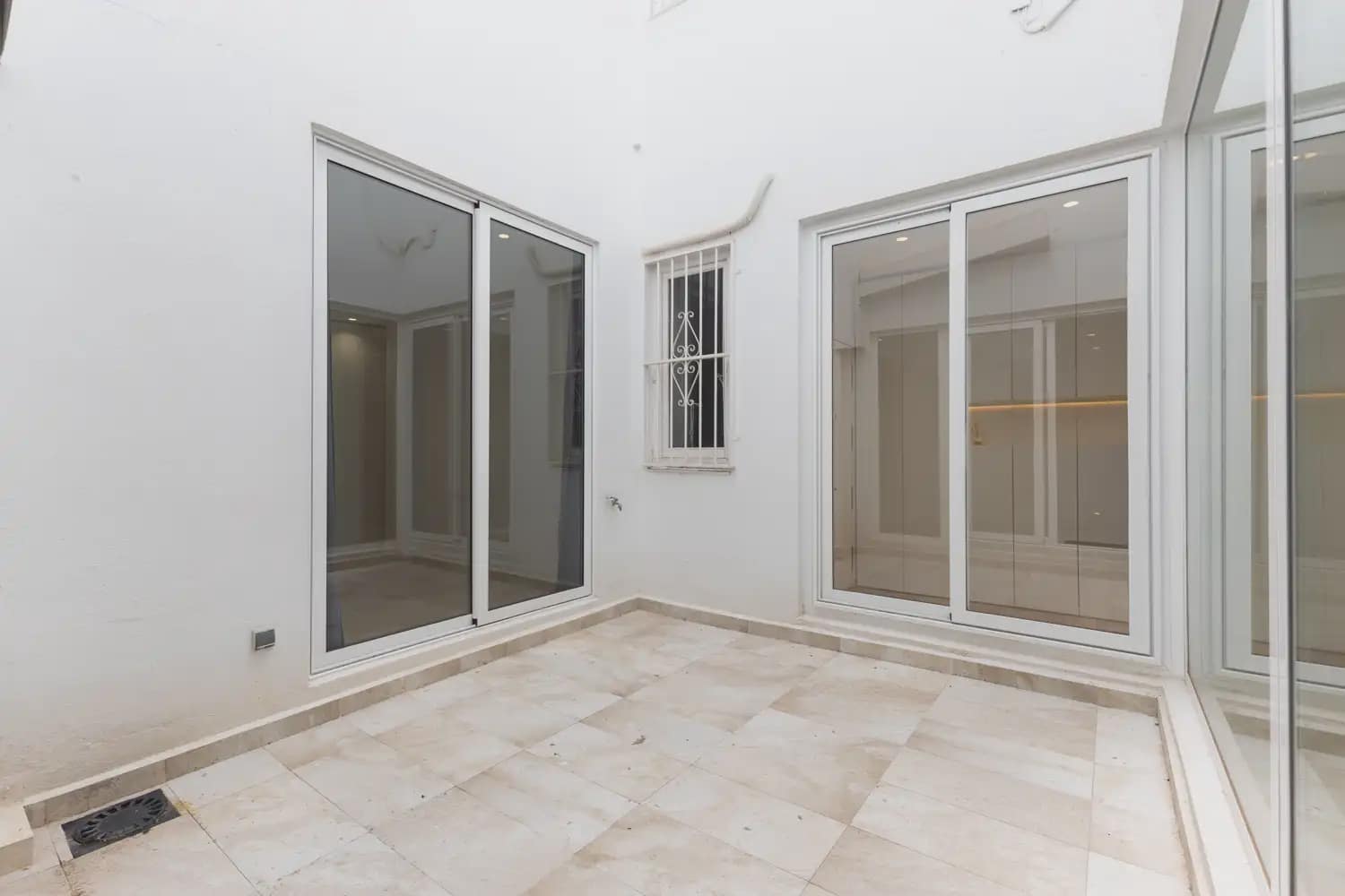 3 sovrum Lägenhet att hyra i Valencia stad - 2 600 € (Ref: 9897923)