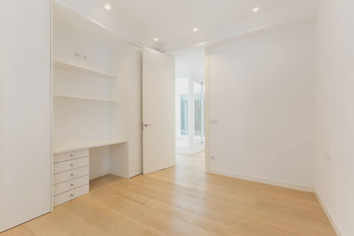 3 sovrum Lägenhet att hyra i Valencia stad - 2 600 € (Ref: 9897923)
