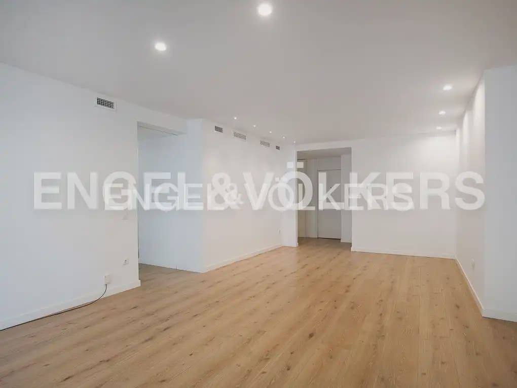 Piso de 4 habitaciones en Castelló de la Plana en venta con garaje - 310.000 € (Ref: 9897925)
