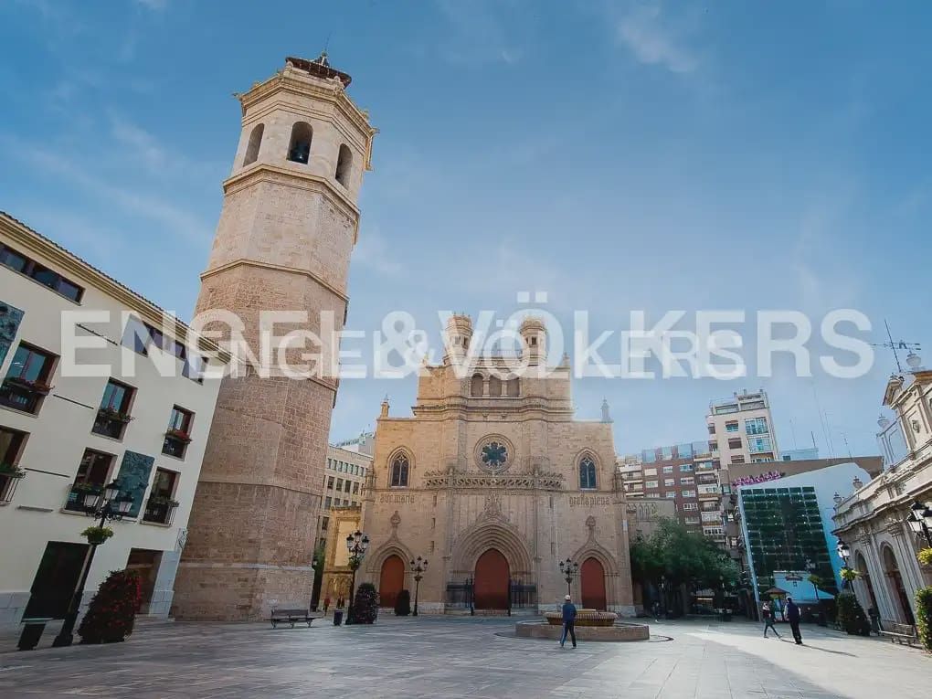 Piso de 4 habitaciones en Castelló de la Plana en venta con garaje - 310.000 € (Ref: 9897925)