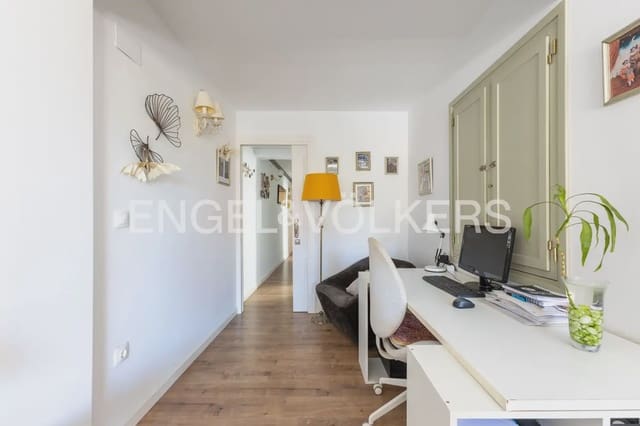 Piso de 3 habitaciones en La Malva-Rosa, València ciudad en venta - 320.000 € (Ref: 9897926)