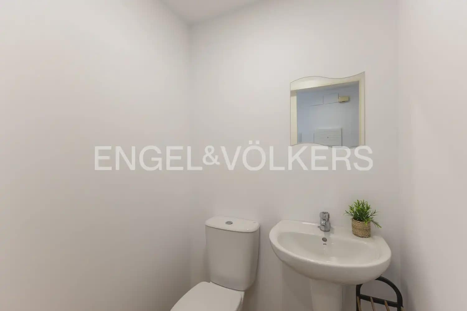 2 bedroom Penthouse for rent in Chovar - € 900 (Ref: 9897956)