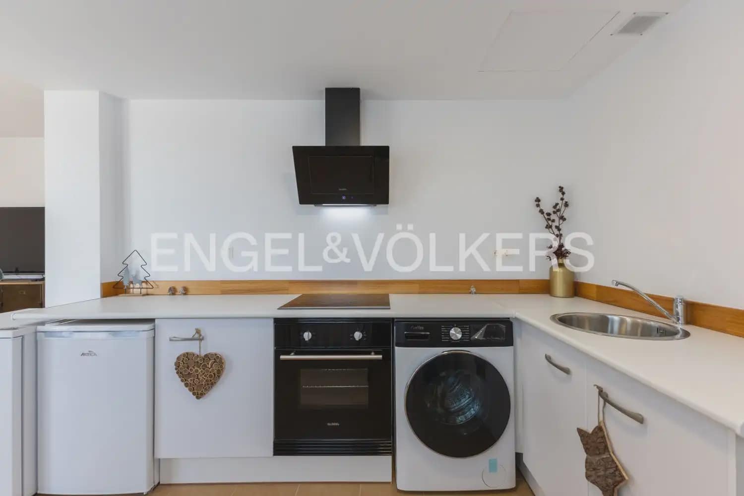 2 bedroom Penthouse for rent in Chovar - € 900 (Ref: 9897956)