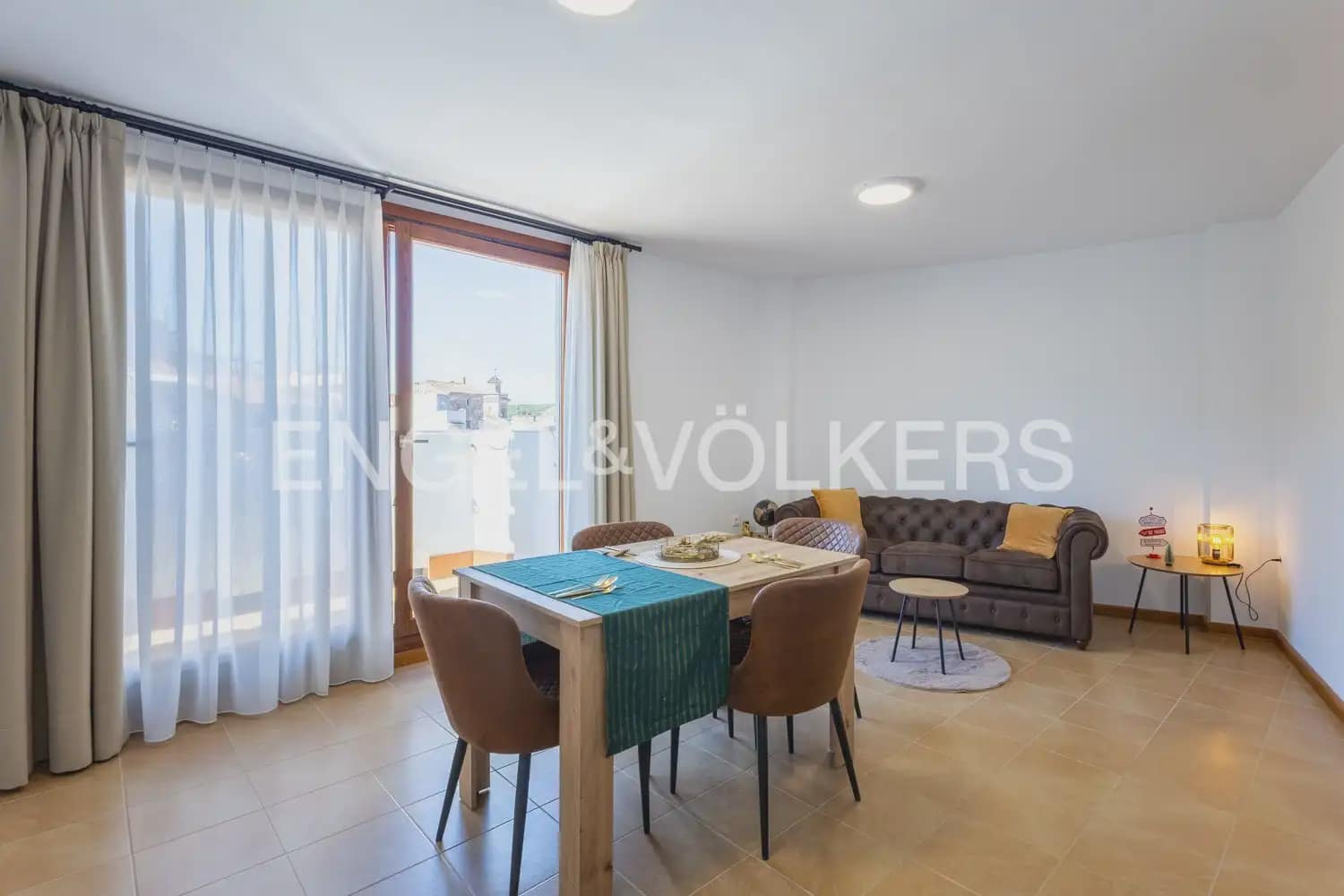 2 bedroom Penthouse for rent in Chovar - € 900 (Ref: 9897956)