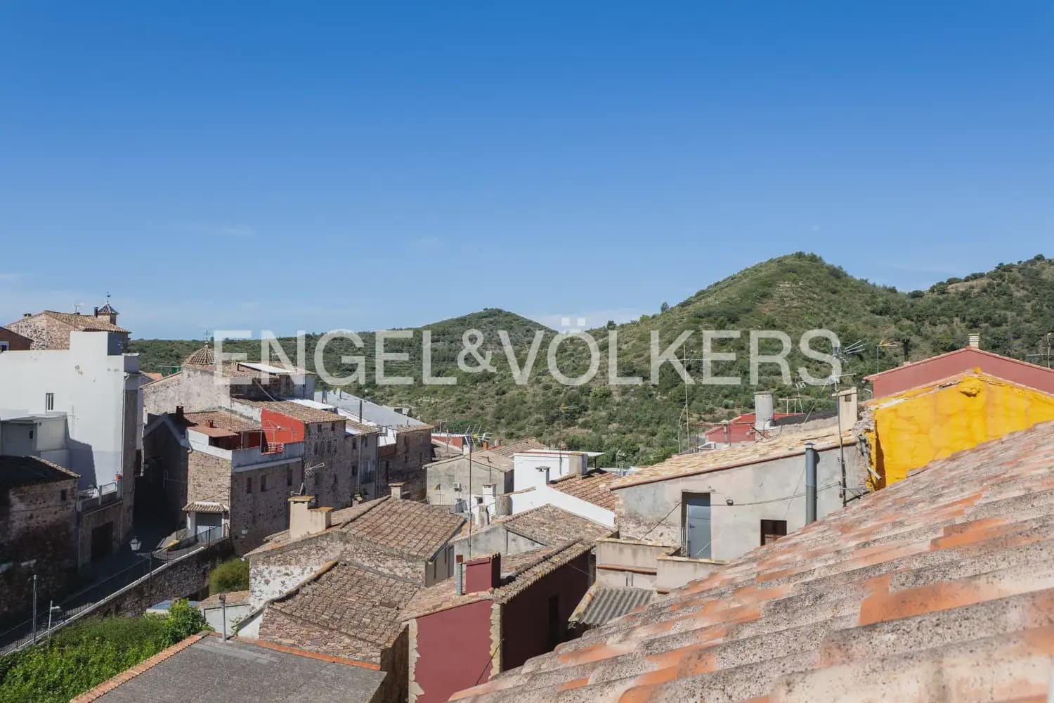 2 bedroom Penthouse for rent in Chovar - € 900 (Ref: 9897956)