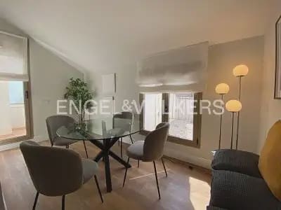 1 Zimmer Penthouse zu vermieten in Valencia Stadt mit Pool Garage - 1.800 € (Ref: 9897957)