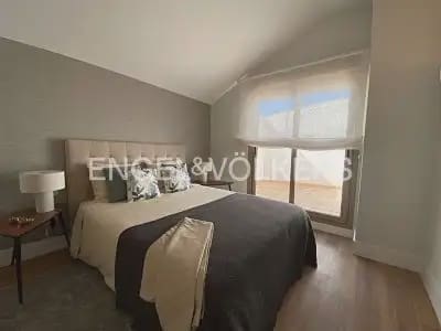 1 Zimmer Penthouse zu vermieten in Valencia Stadt mit Pool Garage - 1.800 € (Ref: 9897957)