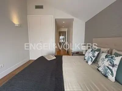 1 Zimmer Penthouse zu vermieten in Valencia Stadt mit Pool Garage - 1.800 € (Ref: 9897957)